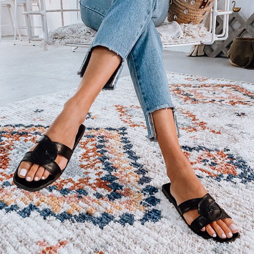 Large Size Women Retro Hollow Solid Color Wearable Flat Slippers Large Size Women Retro Hollow Solid Color Wearable Flat Slippers